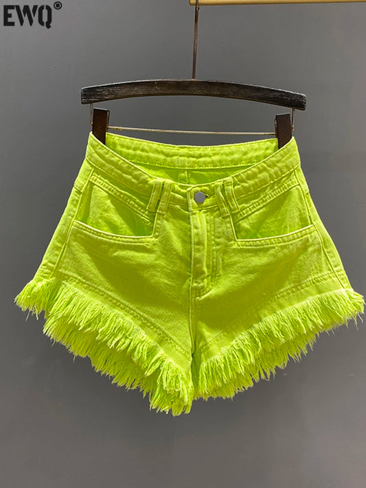 [EWQ] Fashion Green A-line Casual Denim Shorts For Women Streetwear 2024 Summer New Tide Tassel Wide Leg Hot Short Jeans 16Y8995