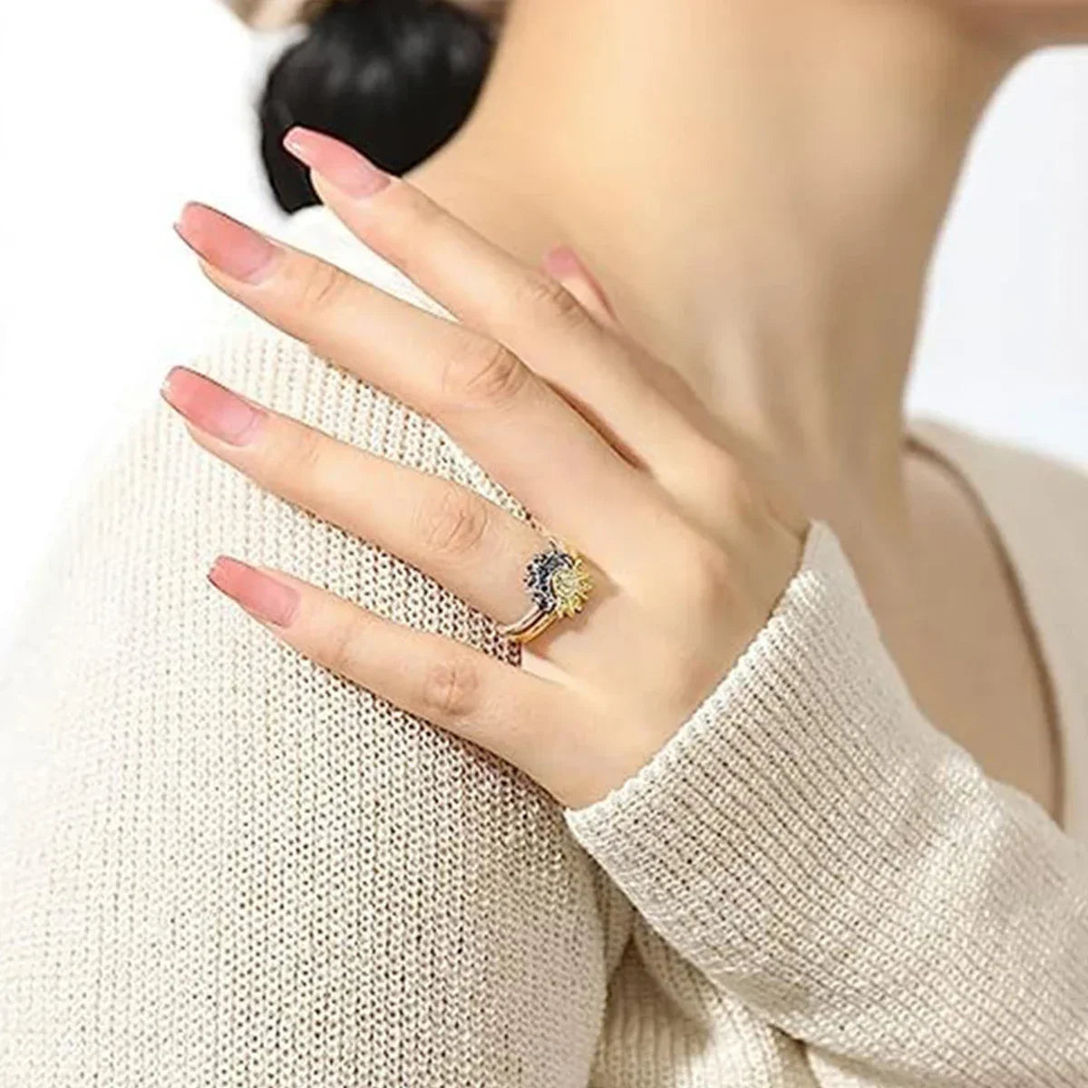 Summer Women Fashion Sun Moon Star Ring Elegant Temperament Sparkling Finger Ring Party Jewelry Accessories Couple's Ring Gifts